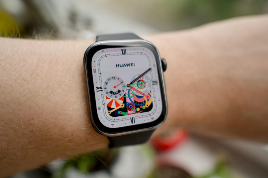 Chytré hodinky Huawei Watch Fit 4