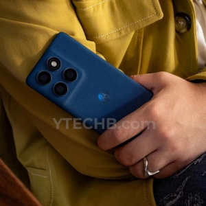 Motorola Edge 60 v modré barvě