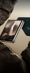 Motorola Razr 60 Ultra na propagačním snímku