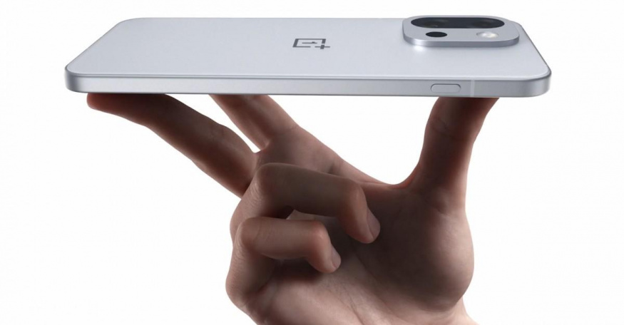 OnePlus 13T je malý a lehký telefon