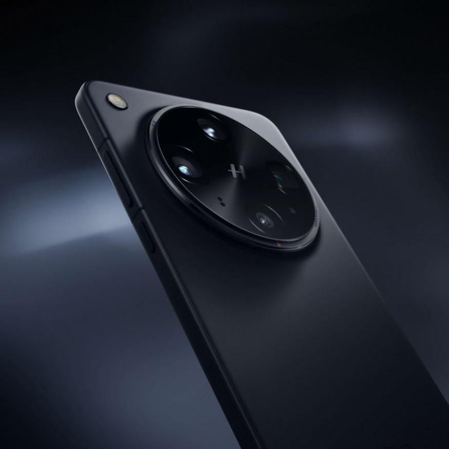 Oppo Find X8 Ultra v černé barvě