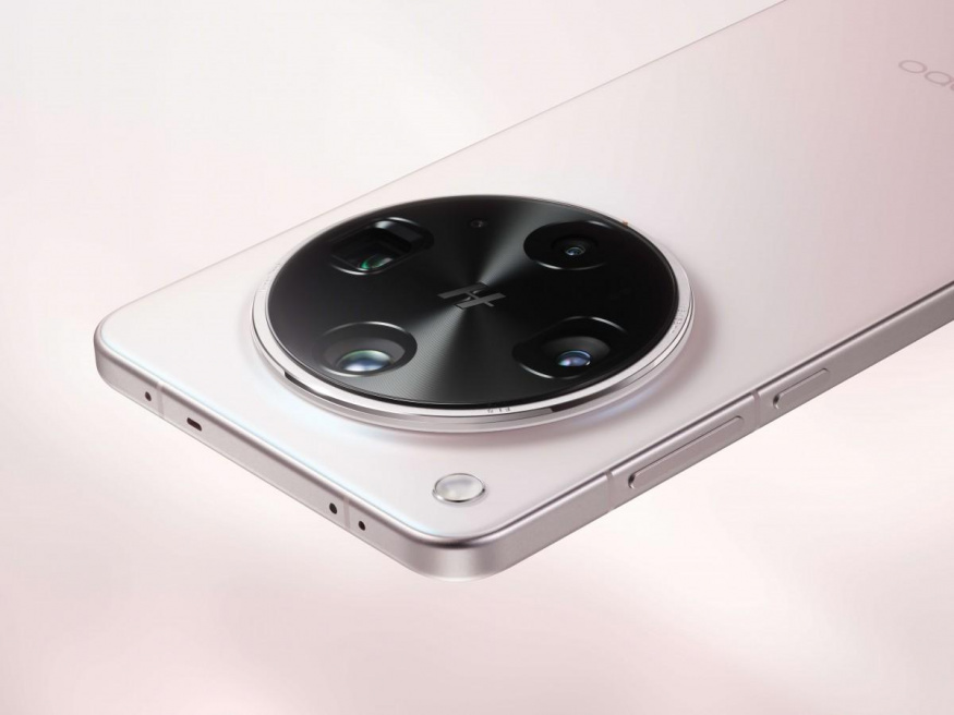 Oppo Find X8 Ultra v růžové barvě