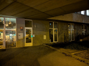 Pxl 20250412 195037682.night