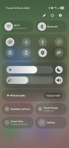 Čím větší displej, tím méně na něm One UI ukazuje