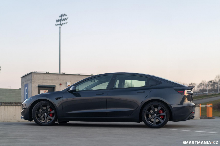Tesla Model S Performance 