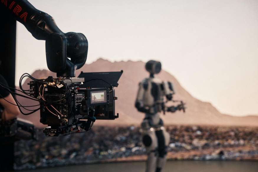 Humanoidní roboti zřejmě v budoucnu doplní klasické filmové štáby Humanoidní roboti zřejmě v budoucnu doplní klasické filmové štáby