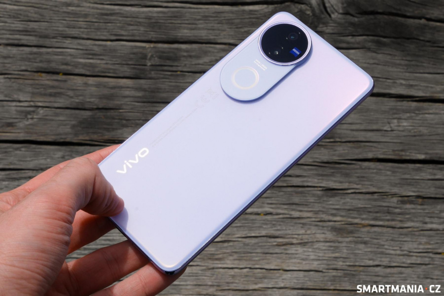 Vivo V50