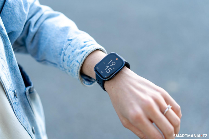 Amazfit Bip 6 se hodí spíše pro větší zápěstí 