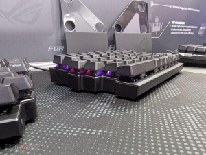 Herní klávesnice Asus ROG Falcata