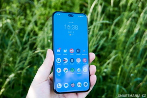 Přední strana Honoru 400 Pro potěší poměrně malými rámečky kolem displeje