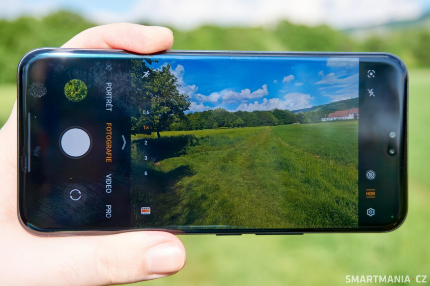 Pohled na fotoaplikaci mobilu Honor 400 Pro