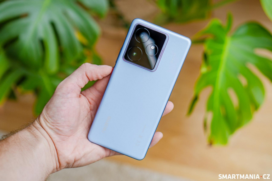 Realme GT 7 v elegantní modré barvě