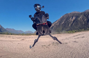 Létající motorka od společnosti Volonaut s názvem Airbike