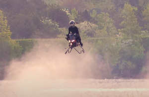 Létající motorka od společnosti Volonaut s názvem Airbike