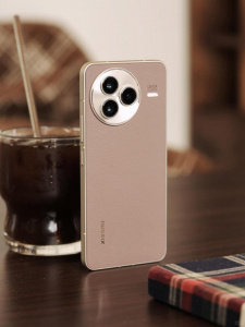 Xiaomi Civi 5 Pro ve varianě Iced Americano