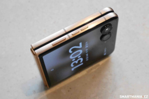Motorola Razr 60 Ultra z různých úhlů
