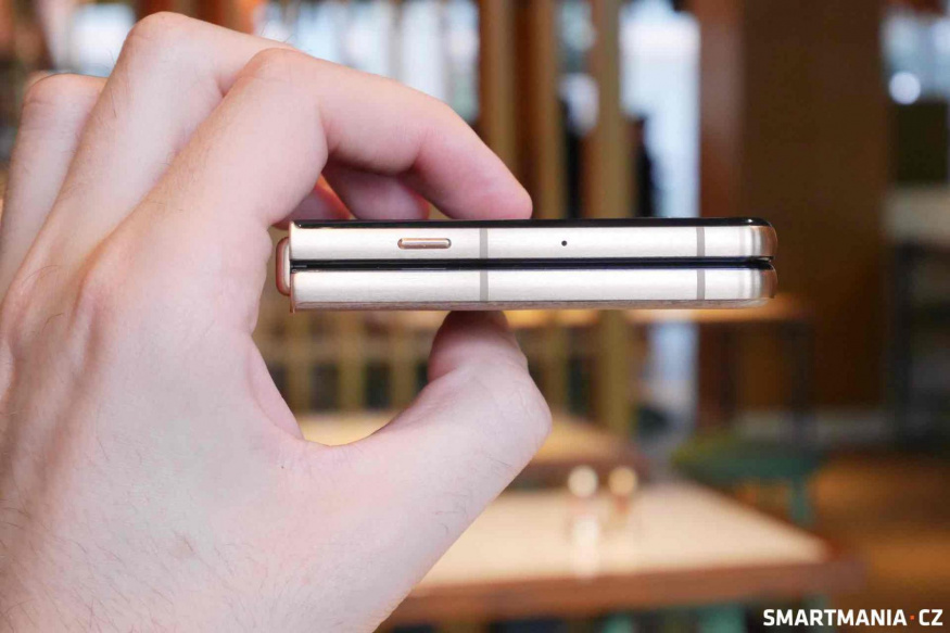 Motorola Razr 60 Ultra z různých úhlů