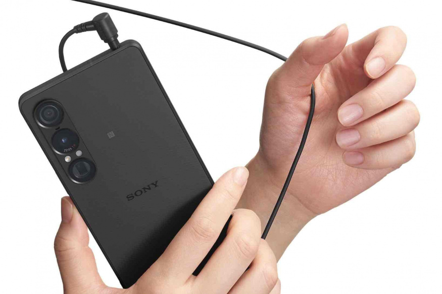 Nechybí ani klasický 3,5mm audiojack Nechybí ani klasický 3,5mm audiojack