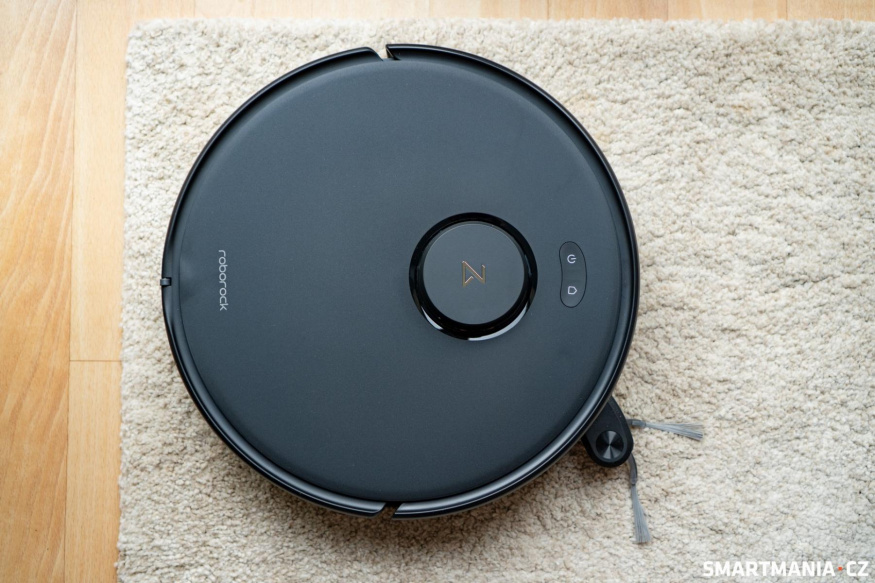 Roborock Qrevo Edge 5v1 v černé barvě