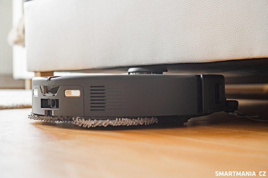 Roborock Qrevo Edge 5V1 zajede i pod pohovku
