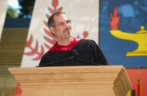 Steve Jobs během projevu na Stanfordově univerzitě