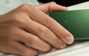 Ohebný smartphone Vivo X Fold 5 v upoutávce
