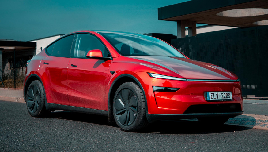 Tesla Y (2025) v podrobném redakčním testu Tesla Y (2025) v podrobném redakčním testu