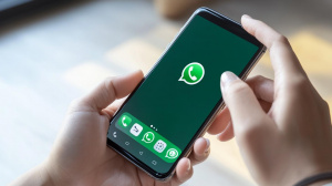 Aplikace WhatsApp na chytrém telefonu (ilustrační obrázek)