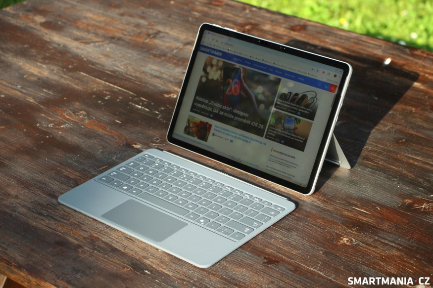 Microsoft Surface Pro 12 s klávesnicí