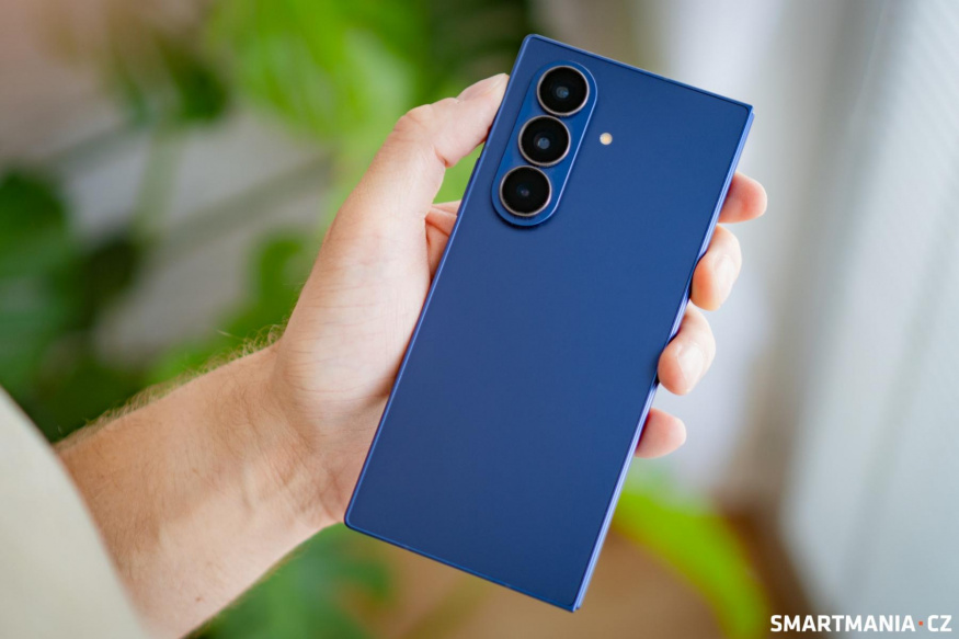 Samsung Galaxy Z Fold 7 v modré barvě