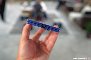 Samsung Galaxy Z Fold 7 v modré barvě