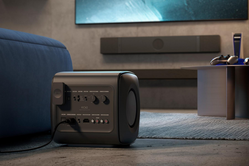 KEF XIO Soundbar na propagačním snímku