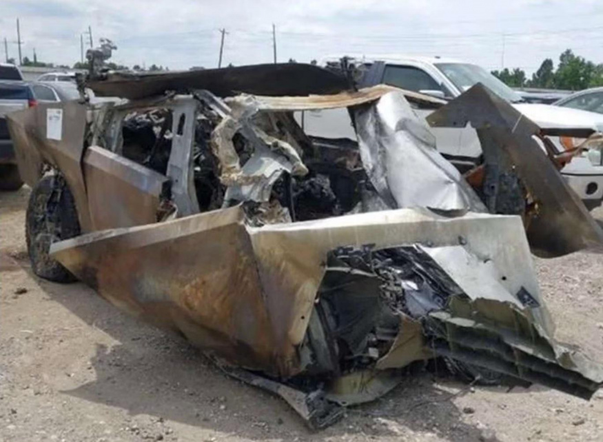 Cybertruck po dopravní nehodě