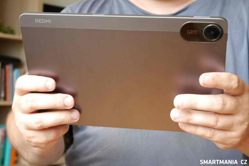 Redmi Pad 2 v ruce