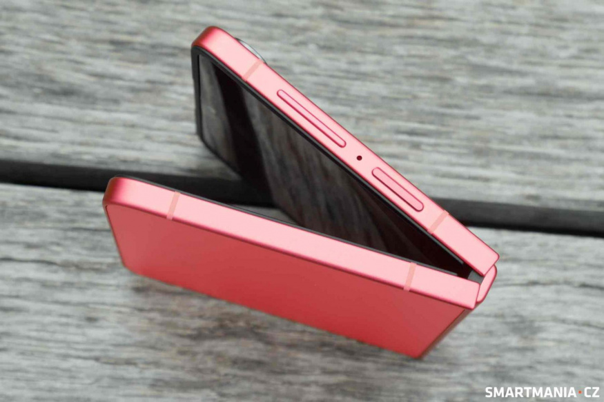 Samsung Galaxy Z Flip 7 ve všech barvách Samsung Galaxy Z Flip 7 ve všech barvách