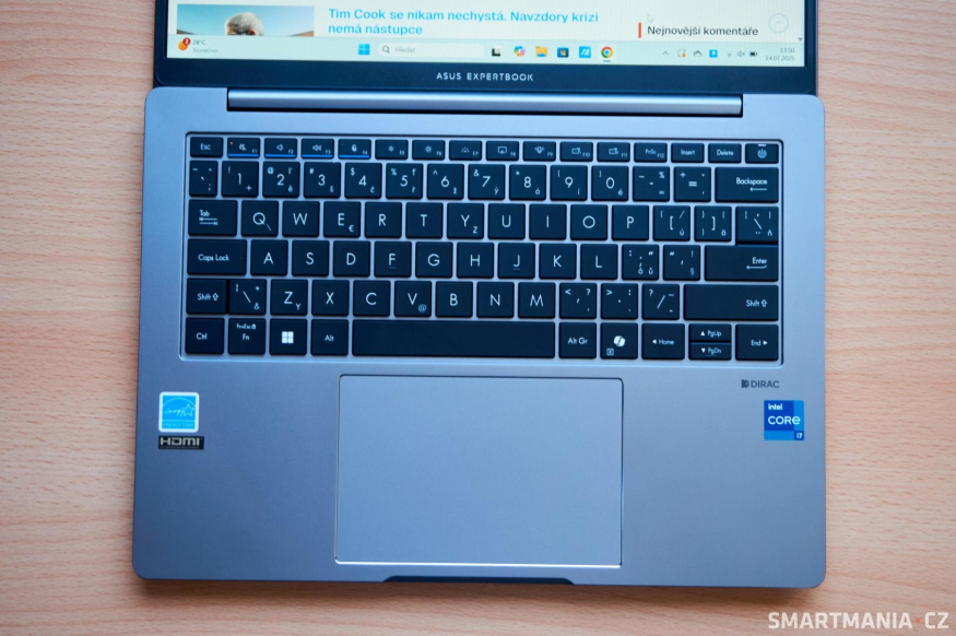 Asus Expertbook P3405 a detail klávesnice
