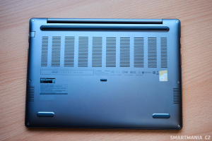 Zadní strana Asus Expertbook P3405