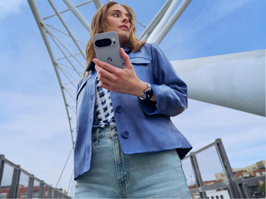 Pixel 10 Pro v barvě Moonstone