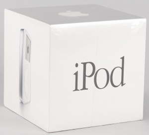 Původní nerozbalený iPod z aukce