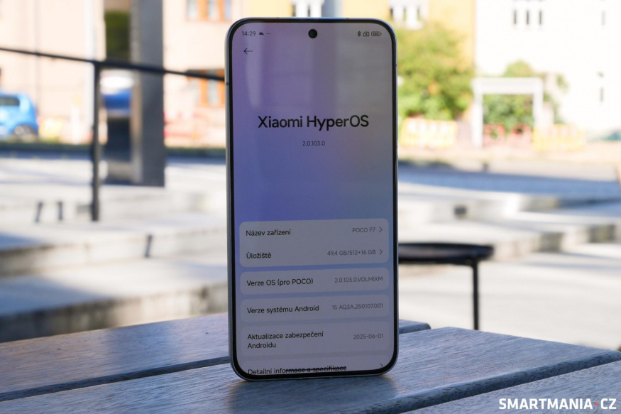 HyperOS na telefonu Poco F7