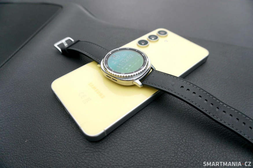 Samsung Galaxy Watch 8 Classic jsou stylové, ale oproti Watch Ultra toho moc navíc nenabídnou