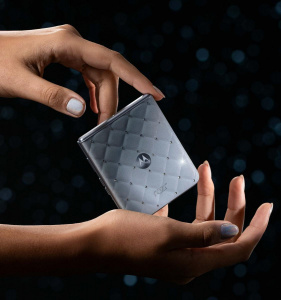 Motorola Swarovski (5)