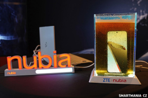 Nubia Air ve vodní lázni