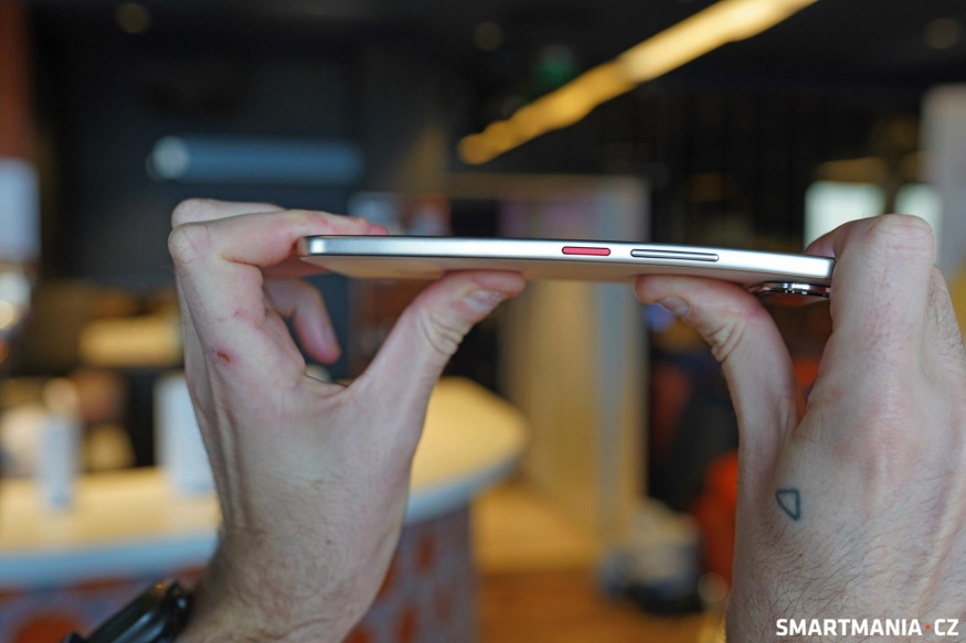 Zkusili jsme, jak konstrukce odolá silnějšímu tlaku – Nubii se vůbec nic nestalo