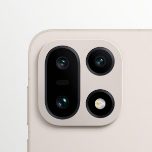 Oneplus 15 v barvě Dune na oficiálním tiskovém snímku