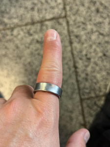 Poškozený Galaxy Ring youtubera ZoneOfTech