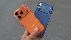 iPhone 17 Pro v oranžové a iPhone 17 Pro Max v modré barvě