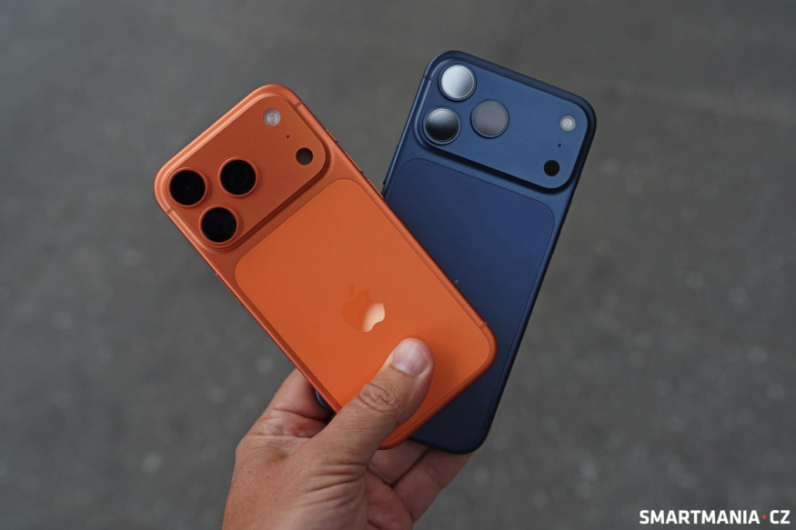 iPhone 17 Pro v oranžové a iPhone 17 Pro Max v modré barvě iPhone 17 Pro v oranžové a iPhone 17 Pro Max v modré barvě