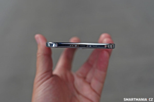 iPhone Air ze strany