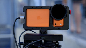 iPhone 17 Pro využitý během přenosu MLB